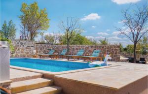 4 Bedroom Pet Friendly Home In Drnis