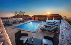 4 Bedroom Pet Friendly Home In Drnis