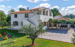 Gorgeous Apartment In Medulin