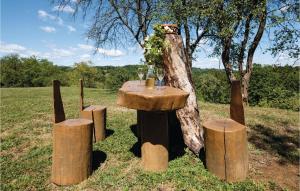 Two-Bedroom Holiday Home In Ozalj