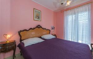 Two-Bedroom Apartment In Rogoznica