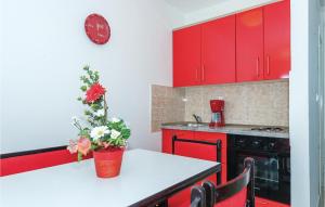 Two-Bedroom Apartment In Rogoznica