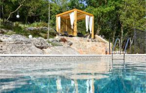 Stunning Home In Donji Prolozac