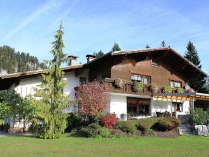 Apartment in Wängle Tyrol with Walking Trails Near