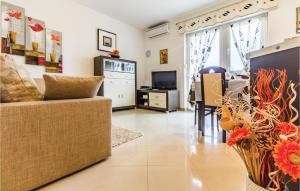 Gorgeous Apartment In Vodnjan With Kitchen 