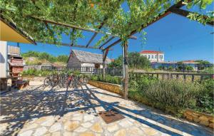 Four-Bedroom Holiday Home In Slatine