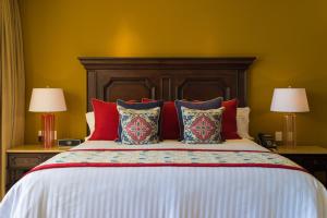 Grand Solmar Lands End Resort & Spa