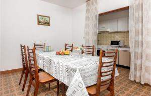 Nice Apartment In Pula With 3 Bedrooms And Wifi