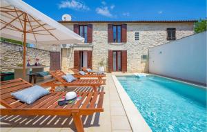 Cozy Home In Bale With Sauna 