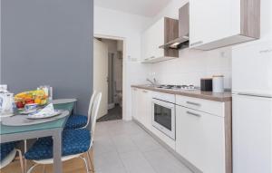 Lovely Apartment In Porec With Wifi 