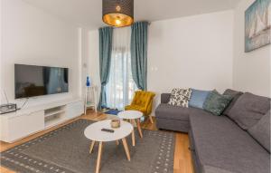 Amazing Apartment In Sukosan With Wifi