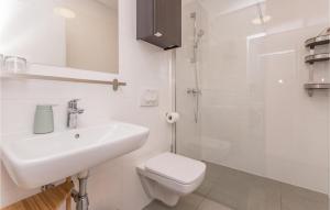 Amazing Apartment In Sukosan With Wifi