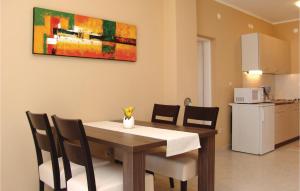 Amazing Apartment In Porec With Wifi 