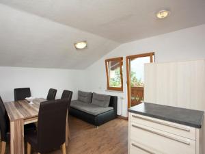 Apartment in Hollersbach near Ski Lift