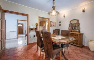 3 Bedroom Lovely Apartment In Rovinj