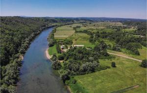 Two-Bedroom Holiday Home In Pokupska Slatina