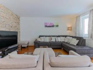 Holiday home in Krimml Salzburgerland with sauna - كريمل