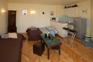 One-Bedroom Apartment with Terrace and Sea View -Roosewelt Street room in Apartments Beautiful Sandy Beach