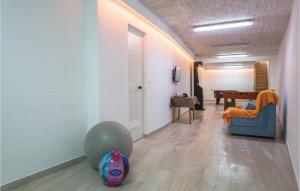 Beautiful Apartment In Medici With 1 Bedrooms, Wifi And Outdoor Swimming Pool