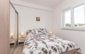 Beautiful Apartment In Biograd With Wifi 