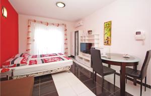 Studio Apartment In Makarska