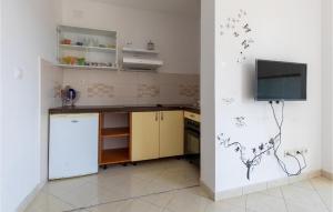 Beautiful Apartment In Klek With 2 Bedrooms And Wifi