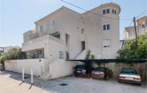 2 Bedroom Awesome Apartment In Klek