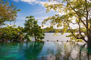 Laguna Quexil, Desarrollo de Tayasal Flores, Petén, Guatemala.