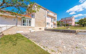 Lovely Apartment In Sveti Filip I Jakov