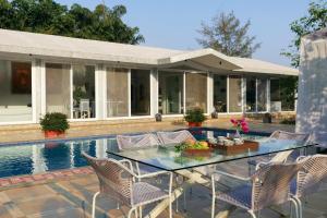 StayVistas Le Sutra Great Escapes - Geometrica - Artistic Rooms, Mountain View, Pool, and Gazebo Retreat