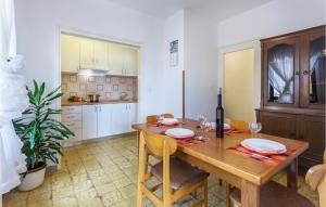 Stunning apartment in Umag with WiFi