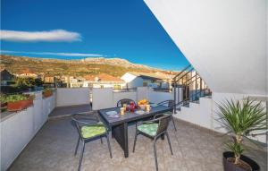 2 Bedroom Gorgeous Apartment In Kastel Kambelovac 