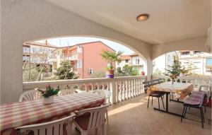 2 Bedroom Cozy Apartment In Pula