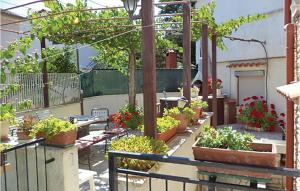 2 Bedroom Cozy Apartment In Pula