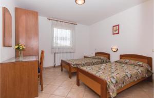 2 Bedroom Cozy Apartment In Pula 