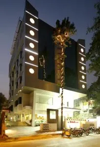 Orbett Hotel - Yerandwane