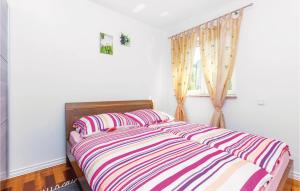 2 Bedroom Lovely Apartment In Crikvenica 