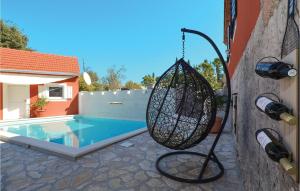 Awesome Home In Zedno With 4 Bedrooms, Wifi And Outdoor Swimming Pool