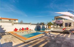 Amazing Home In Pula With Kitchen