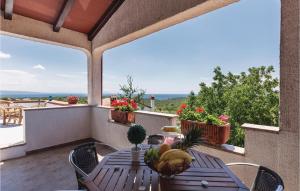 Two-Bedroom Apartment In Peruski