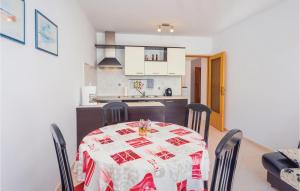 1 Bedroom Beautiful Apartment In Labin 