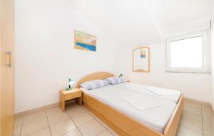 Two Bedroom Apartment in Okrug Gornji