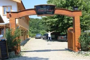 祖路巴赫汽车旅馆 - 埃利特温泉