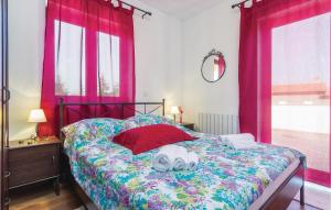 Cozy Apartment In Gracisce With Wifi 