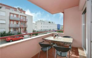 One-Bedroom Apartment Split With Sea View 02