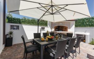 Three-Bedroom Apartment In Split