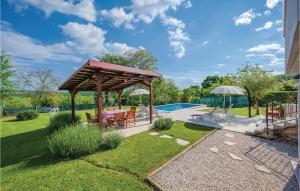 2 Bedroom Awesome Home In Milotski Brijeg 