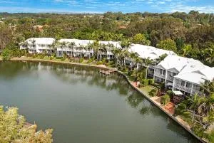 努萨水滨酒店 - 金皮