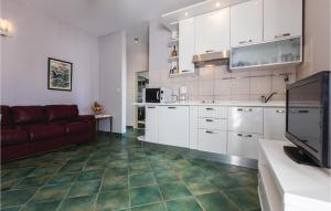 Nice Apartment In Zadar With 2 Bedrooms And Wifi