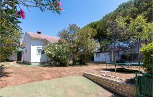 Cozy Home In Premantura With Wifi